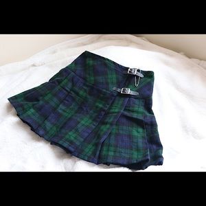 Retro plaid school girl skirt with buckles and paperclip accessory